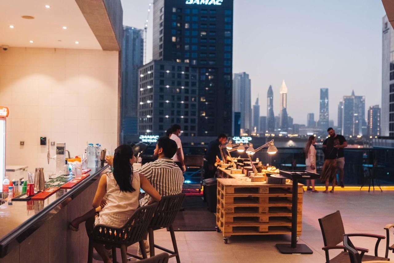 Radisson Blu Hotel, Dubai Canal View Exterior foto